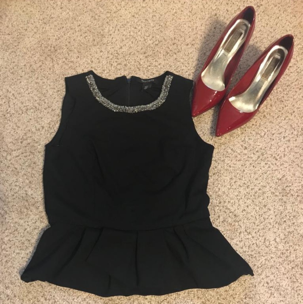 WHITE HOUSE BLACK MARKET TOP Size 8